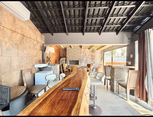 4 BEDROOM HOUSE TO LET IN BALLITO CENTRAL